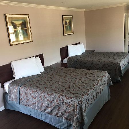 דיילי סיטי Royal Palace Inn מראה חיצוני תמונה