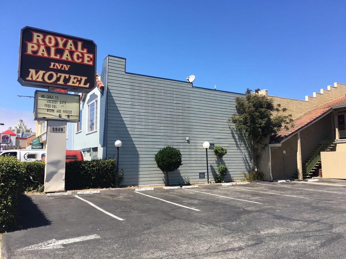 דיילי סיטי Royal Palace Inn מראה חיצוני תמונה