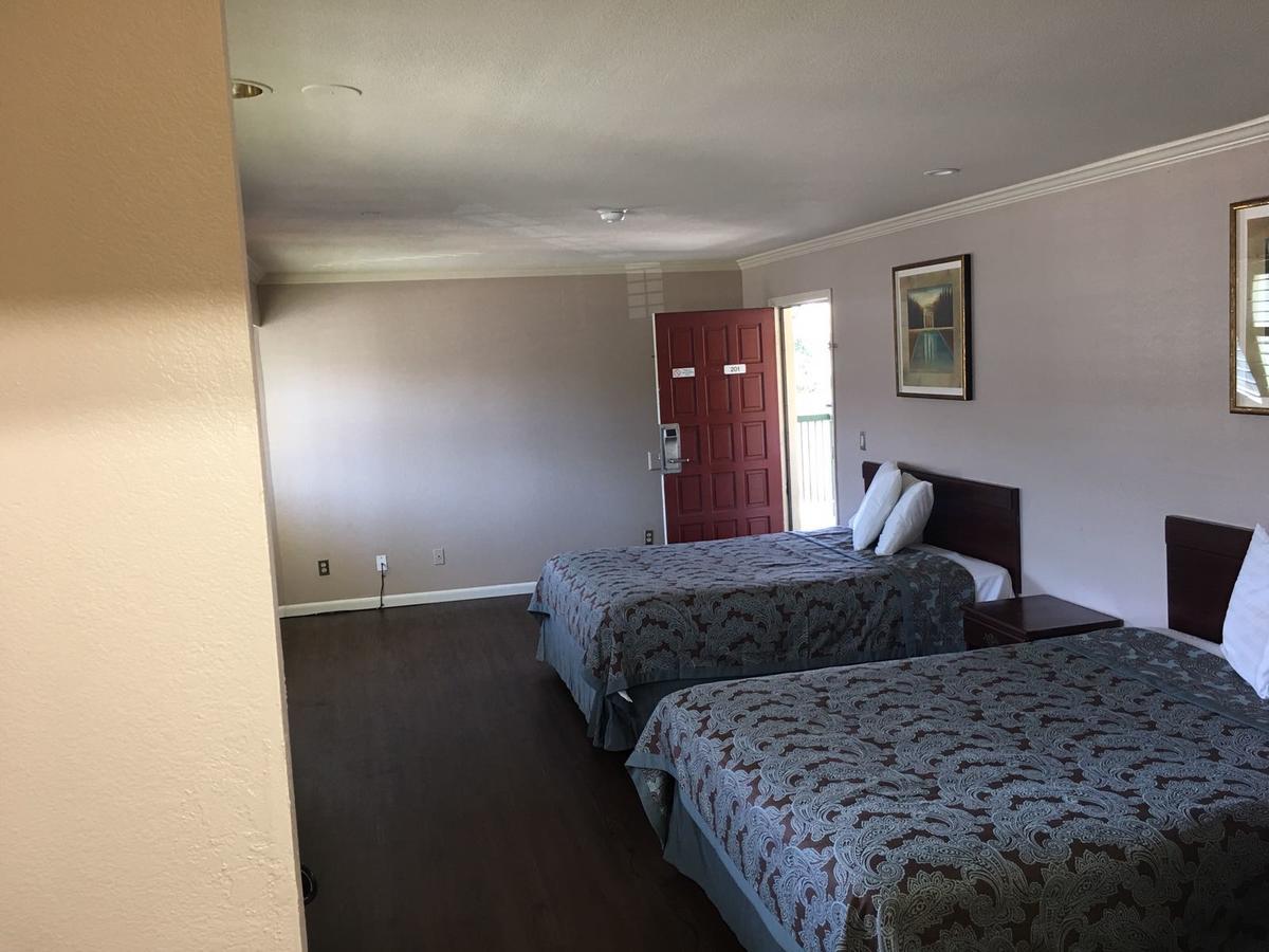 דיילי סיטי Royal Palace Inn מראה חיצוני תמונה