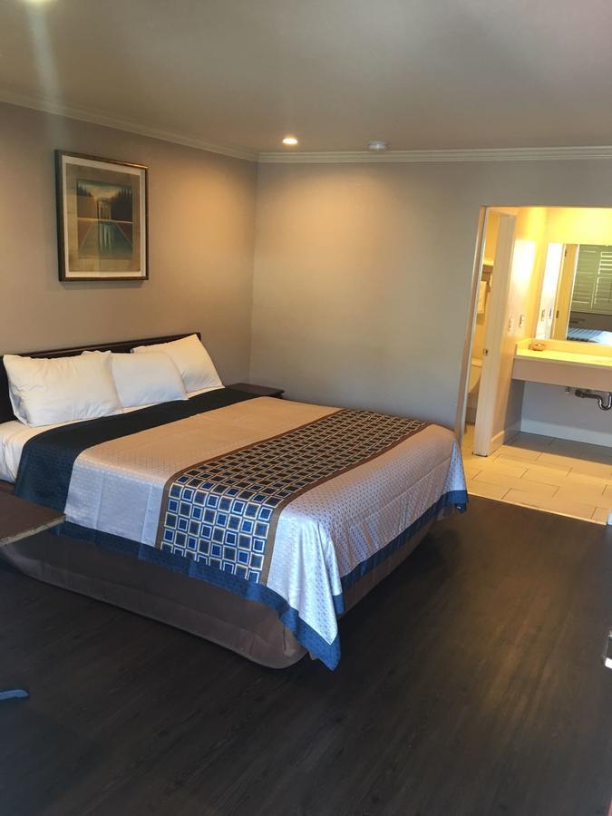 דיילי סיטי Royal Palace Inn מראה חיצוני תמונה