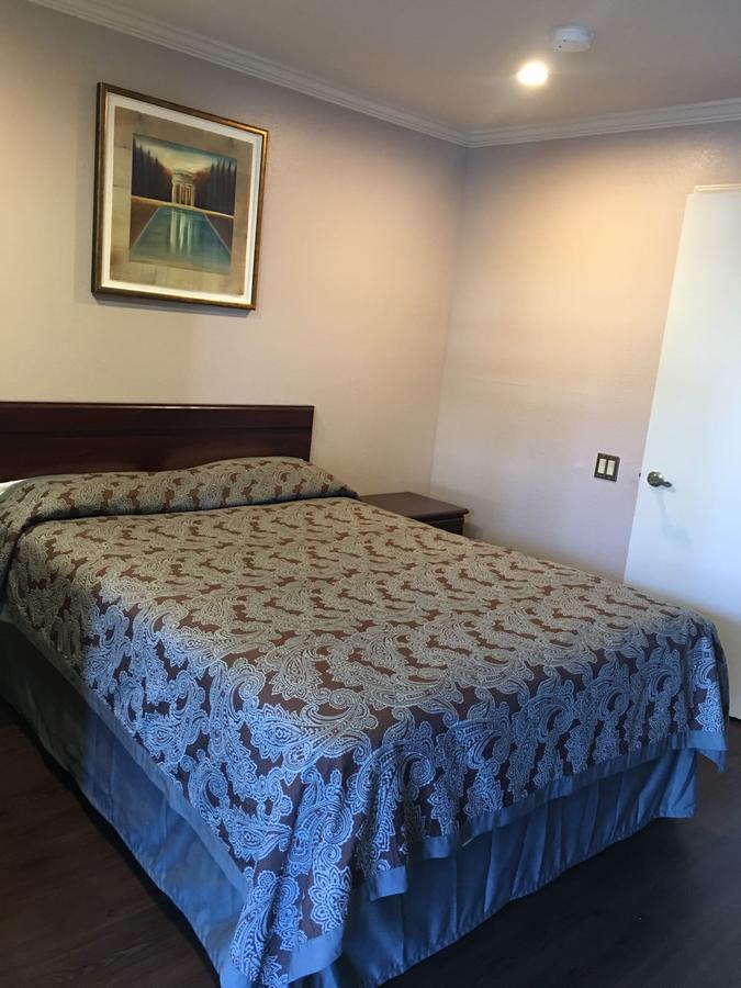 דיילי סיטי Royal Palace Inn מראה חיצוני תמונה