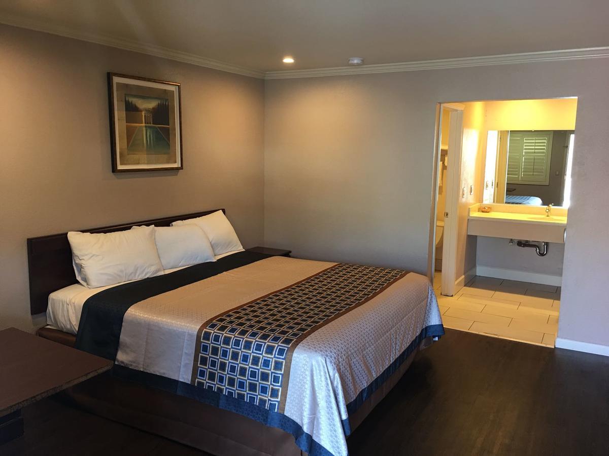 דיילי סיטי Royal Palace Inn מראה חיצוני תמונה